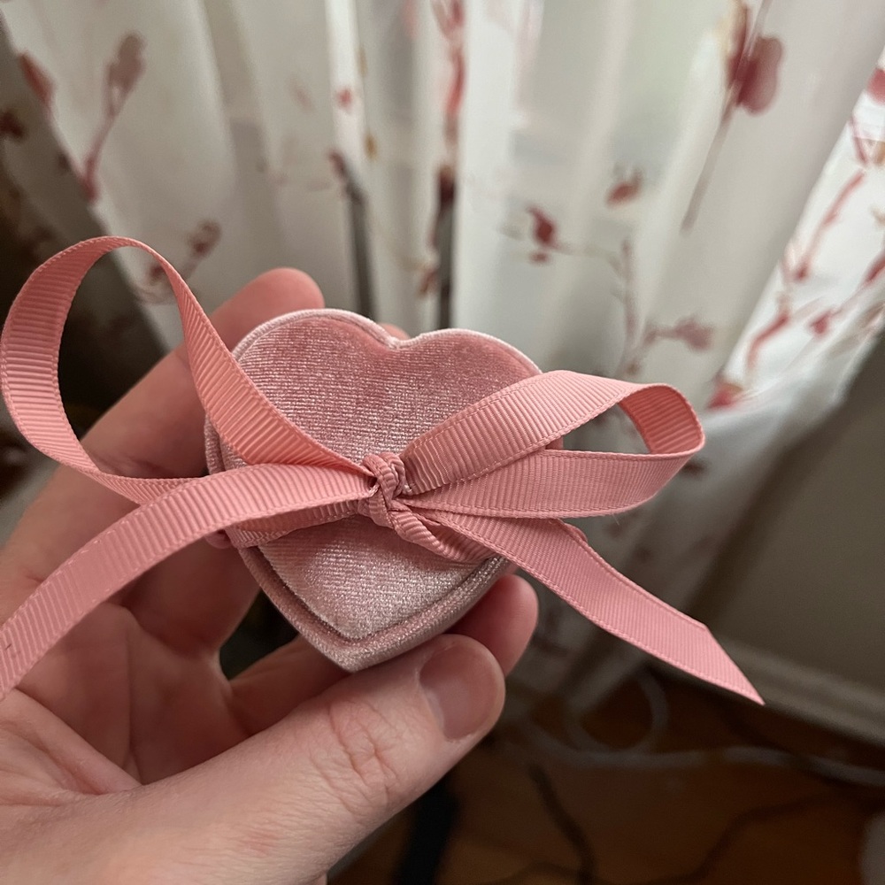 Velvet Heart Ring Box